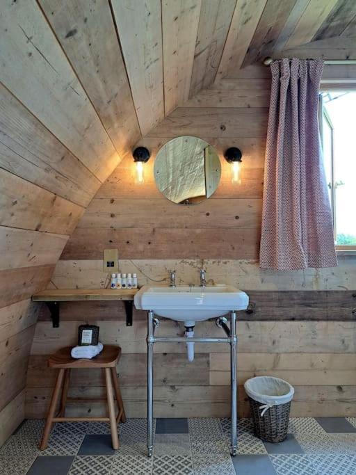 The Pigsty Hotel ครีฟ ภายนอก รูปภาพ